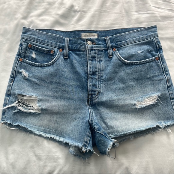 Madewell Pants - Madewell High-Rise Relaxed Denim Shorts, Size 29